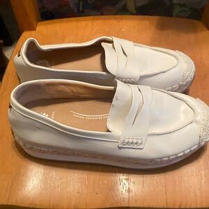 Yellow box Aviana Espadrille Platform Loafers
No tag..New!! Sz 7 Cream color